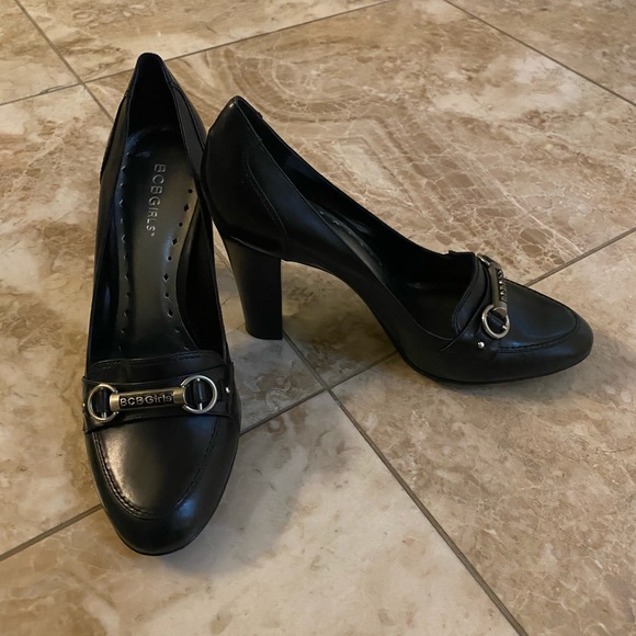 BCBG black heels. - Picture 3 of 5